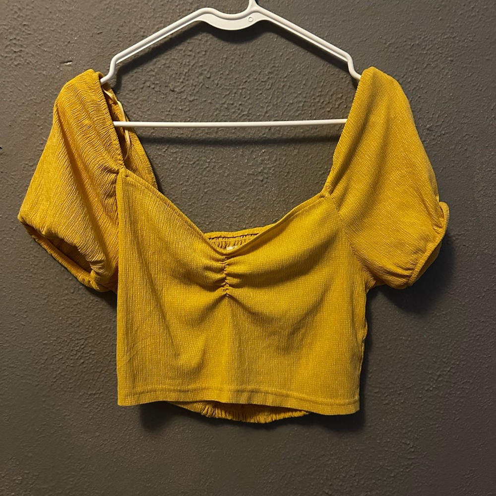 Yellow cropped shirt, never worn